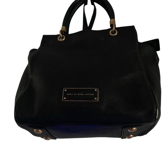 Marc  By Jacobs Black and Gold Leather Shoulder Bag - Picture 7 of 9